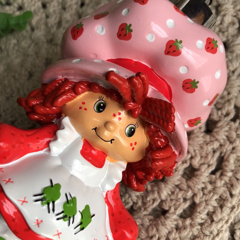 Strawberry Shortcake Lotion/Soap Dispenser - Picture 5 of 9